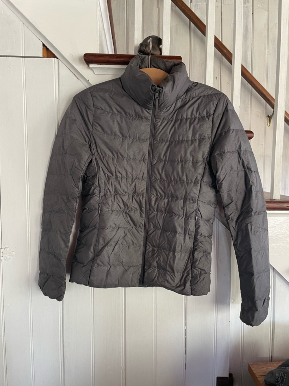 Uniqlo Women's Lightweight Quilted Puffer Jacket - Charcoal Gray